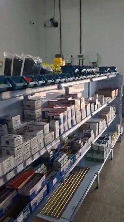 Seção de material elétrico
